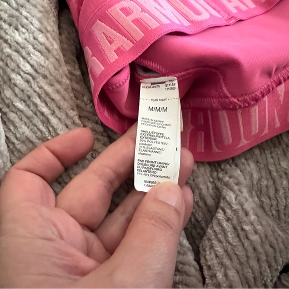 NEW without tags, Under Armour Compression Sports Bra pink - Picture 2 of 3